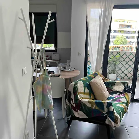 Grand Avec Parking Et Wifi Apartment